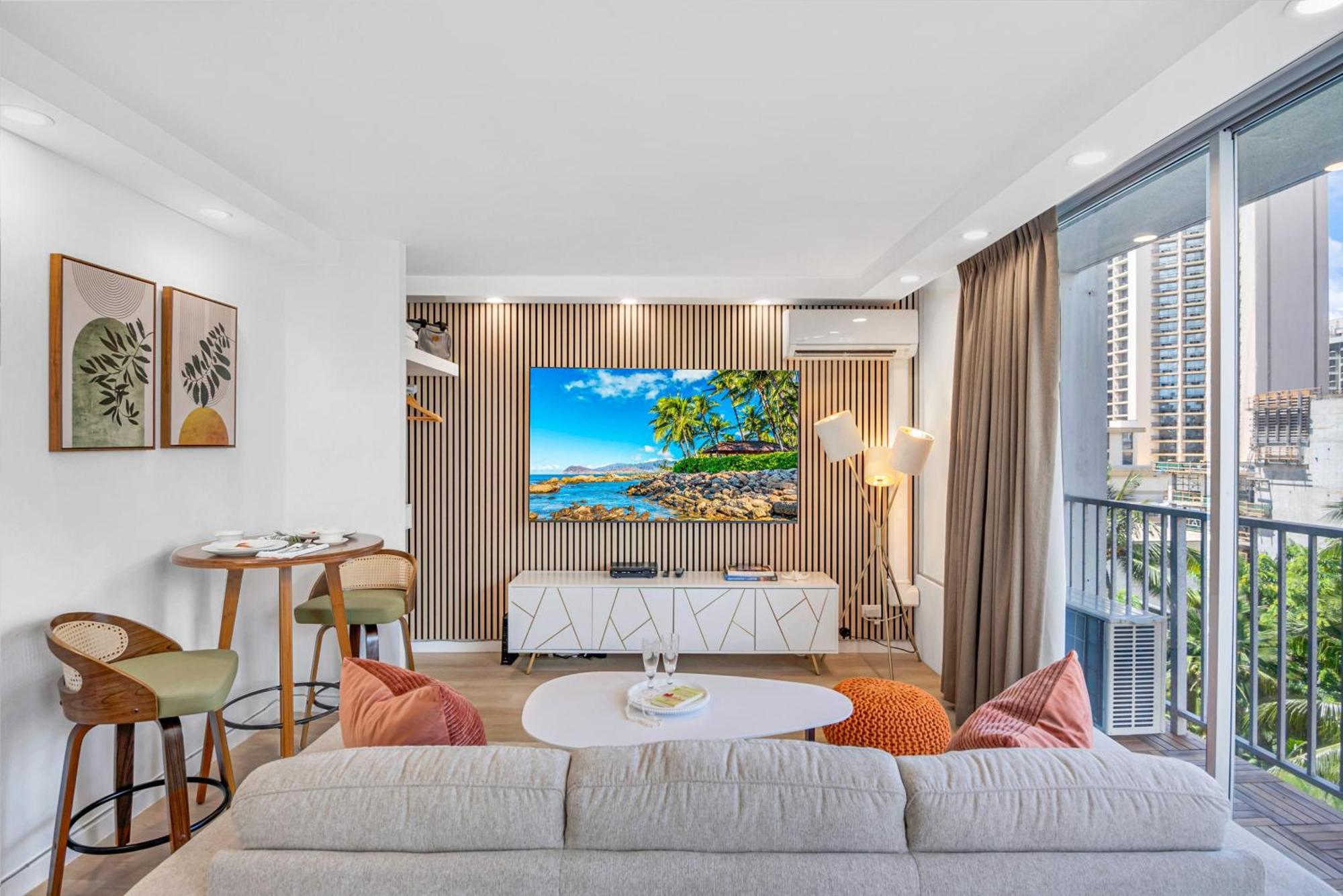 Steps To Waikiki Beach! Newly Renovated With 75" Tv Χονολουλού Εξωτερικό φωτογραφία