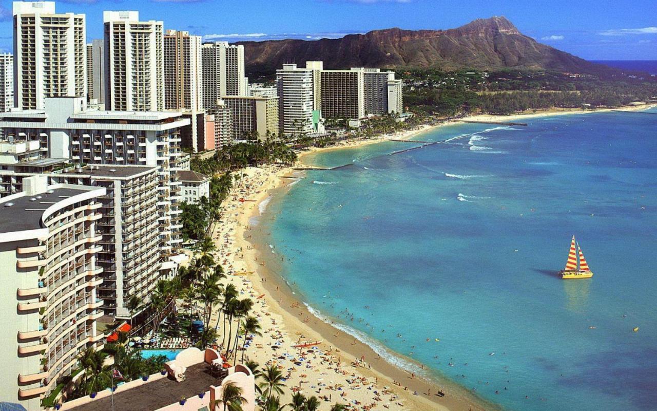 Steps To Waikiki Beach! Newly Renovated With 75" Tv Χονολουλού Εξωτερικό φωτογραφία